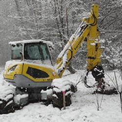 Bagger im Schnee